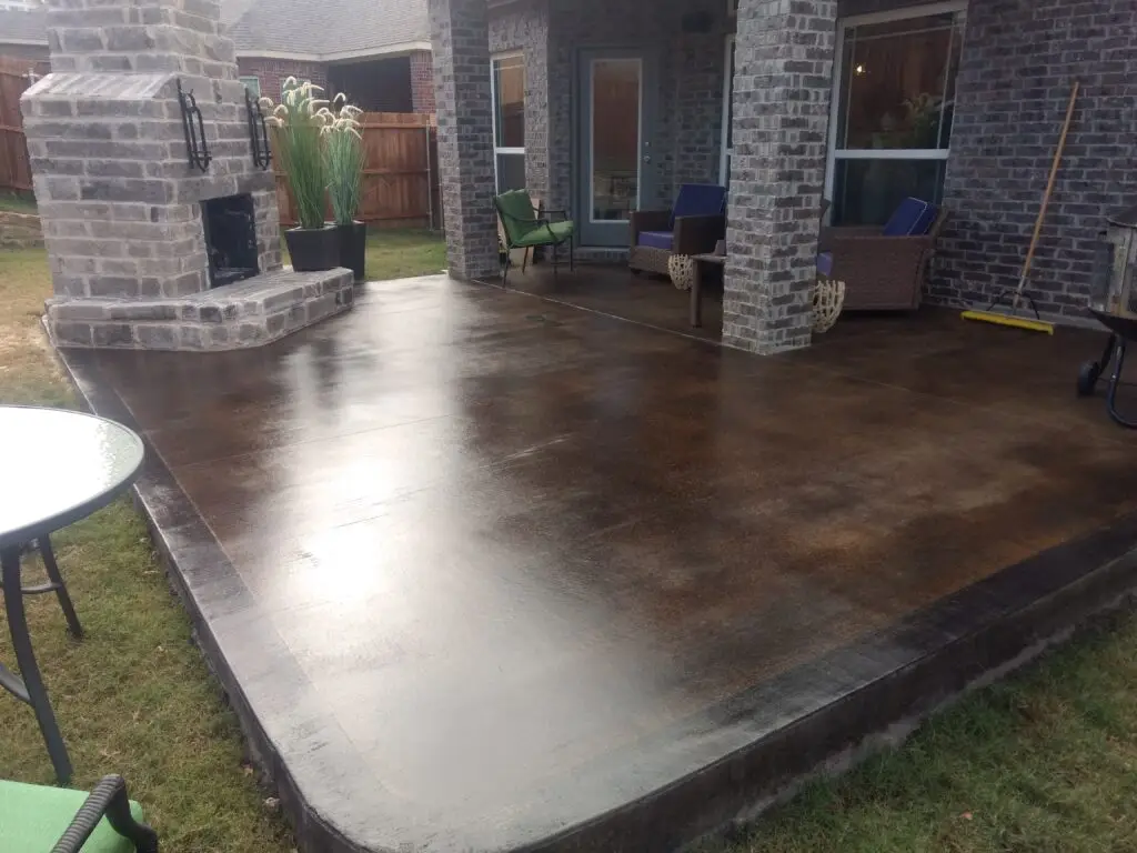 Bark Brown stain and seal with a Dark Chocolate border